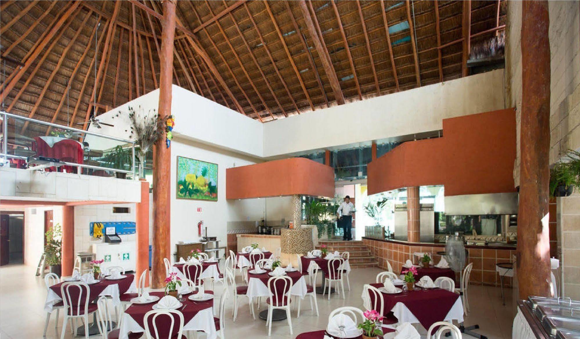 Hotel Plaza Caribe Cancún Exterior foto